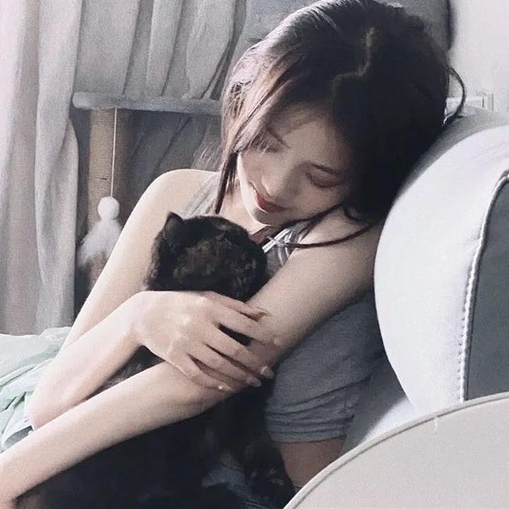 淘气小女巫第一季 在线观看